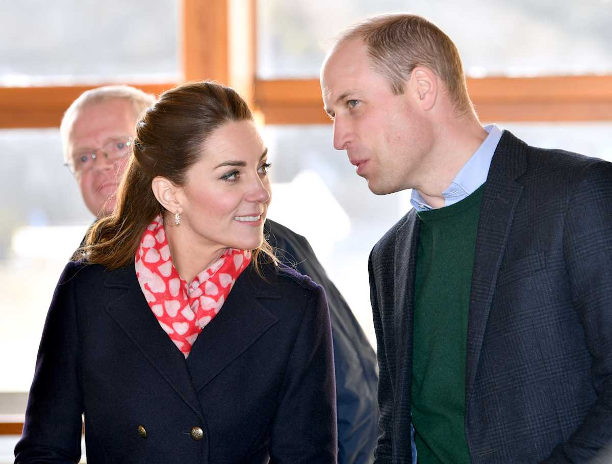 20 Times Queen Elizabeth Broke Royal Rules Cafemom Com