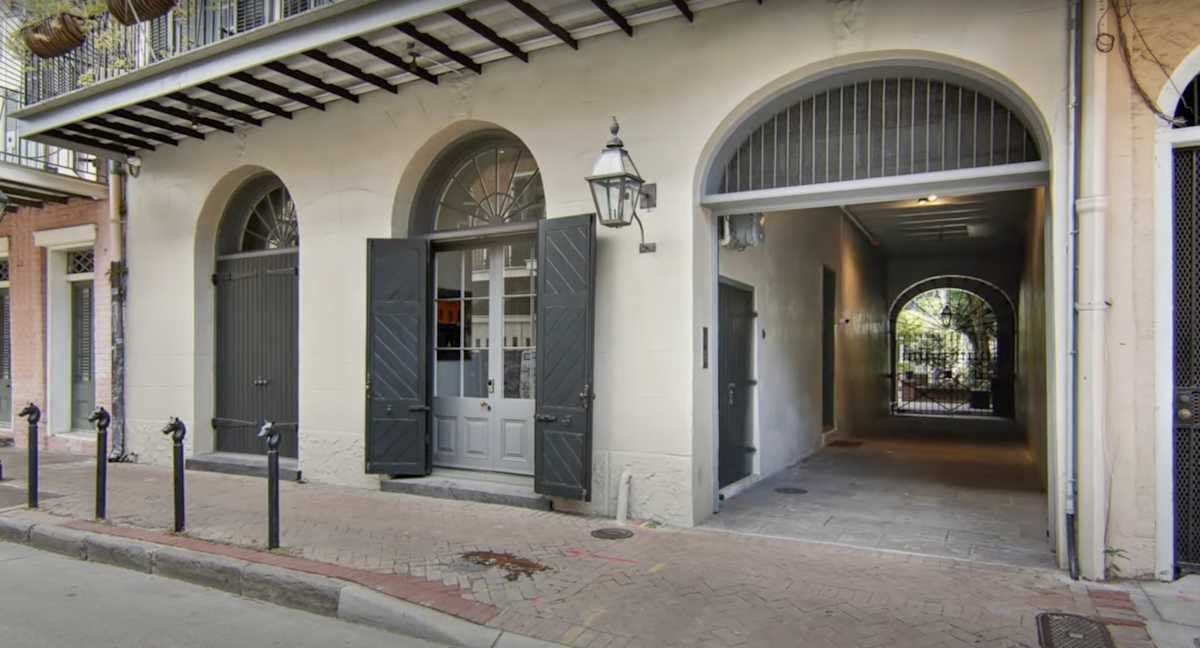 New Orleans carriage driveway New Orleans carriage driveway