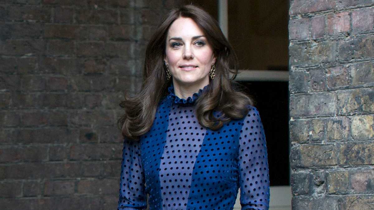 11 Times Kate Middleton Altered A Runway Outfit Cafemom Com 11 Times Kate Middleton Altered A Runway Outfit Cafemom Com