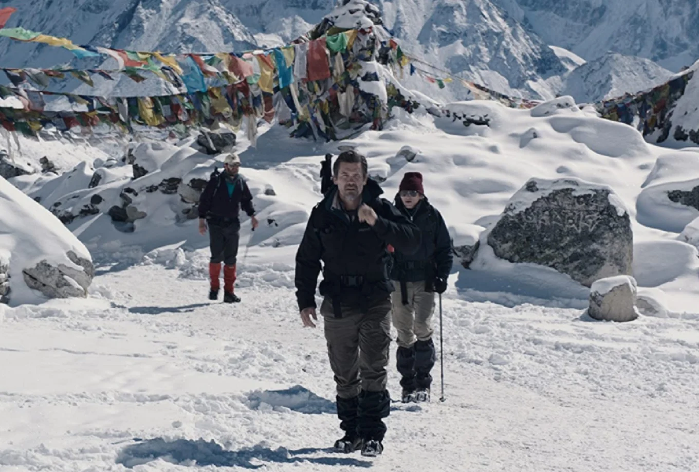 Josh Brolin and John Hawkes in Everest (2015)