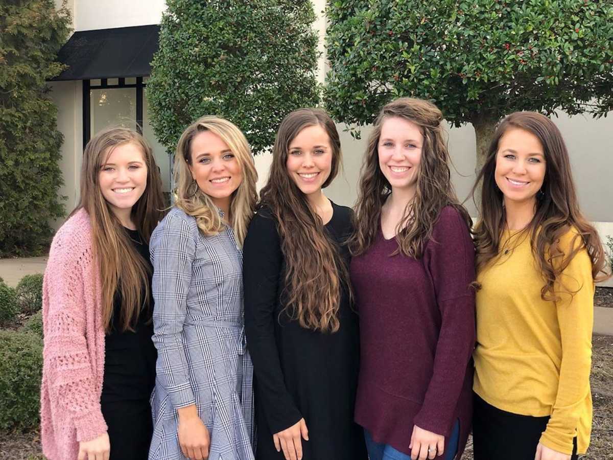 Duggar married not oldest girl Which Duggars