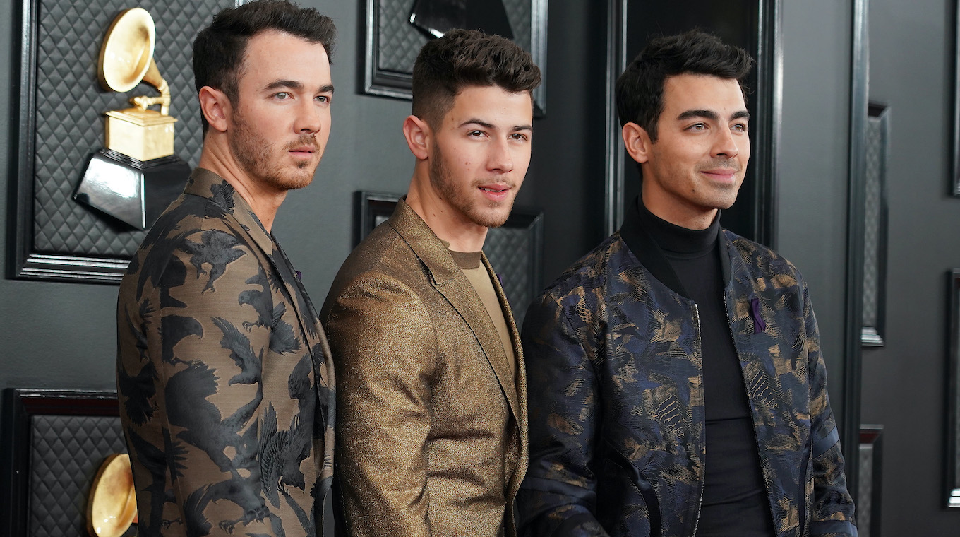 15 Celebrities Who Are Shorter Than We Thought