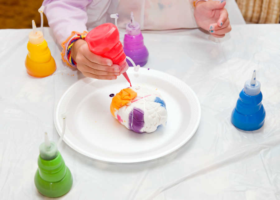How To Make Tie-Dye Shirts With Kids | CafeMom.com