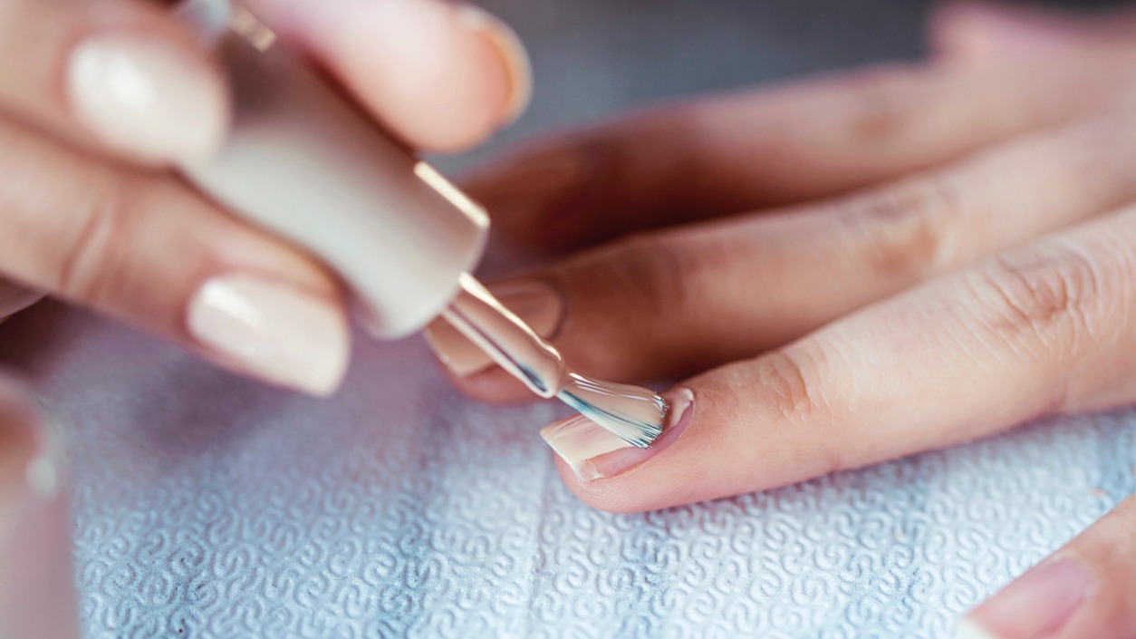 Gel nails and birth: what you need to know according to NHS guidelines -  Birthbabe