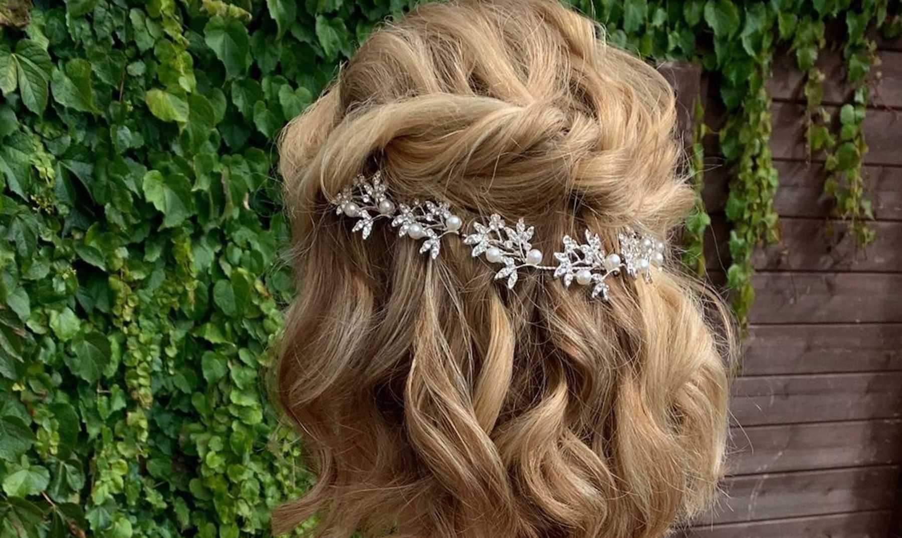 16 Short Bridal Hair Ideas | CafeMom.com