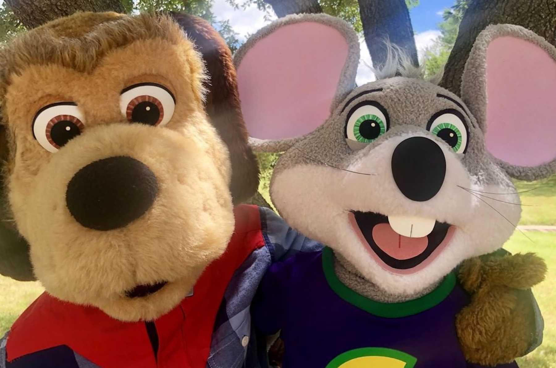 love-chuck-e-cheese-a-kids-movie-series-are-on-the-way-cafemom