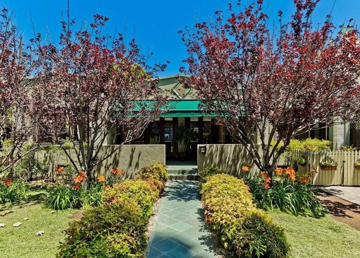 seth rogen home backyard seth rogen home backyard