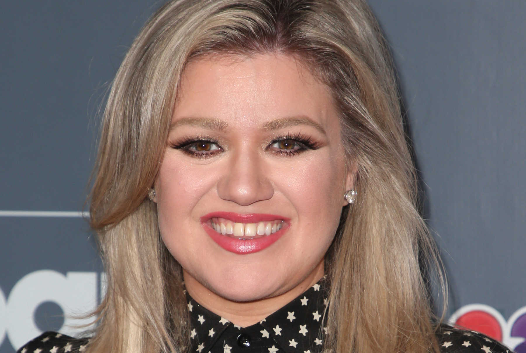 Kelly Clarkson Gets Primary Custody of Her Kids Amid 'Trust' Issues ...
