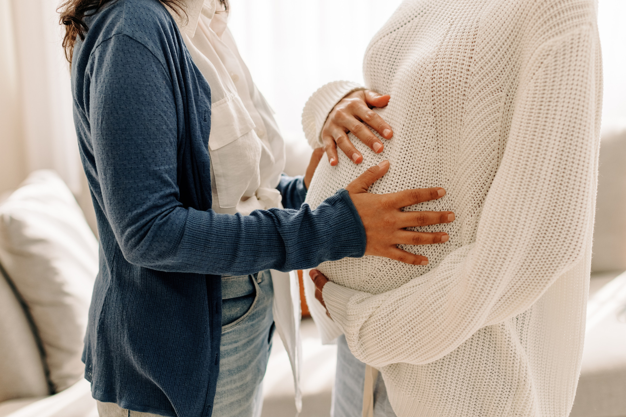 Surrogate Carrying Sister's Baby Tired of Mom-To-Be Pretending She's ...