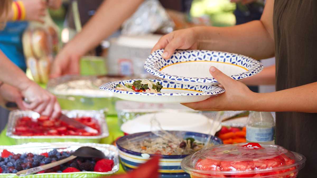Potluck Sun 20 Summer Potluck Party Food Recipes That Don’t Break the Bank ...