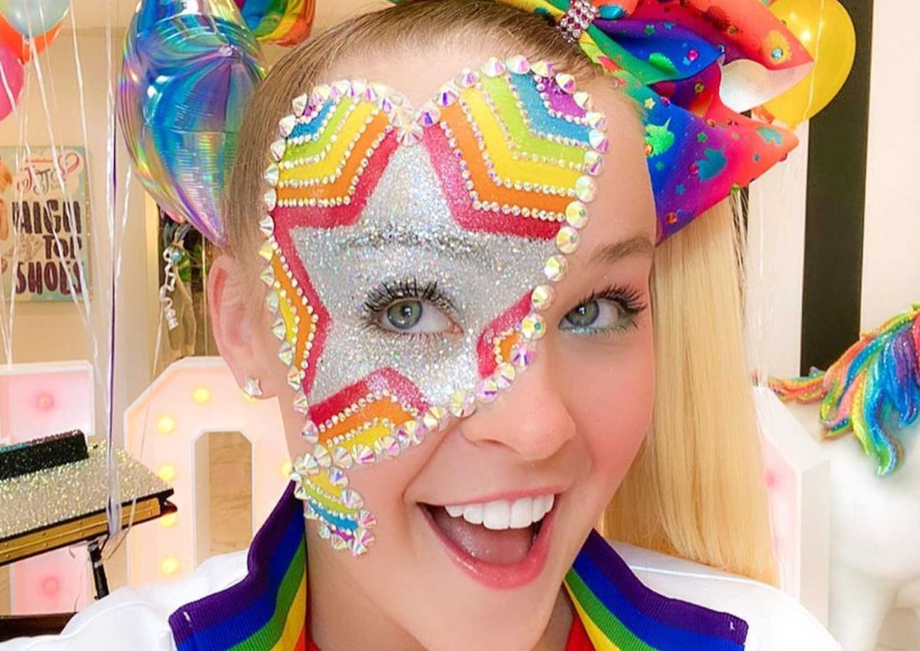 20 Youtubers Kids Are Obsessed With What Every Mom Should Know Cafemom Com - jojo siwa roblox name