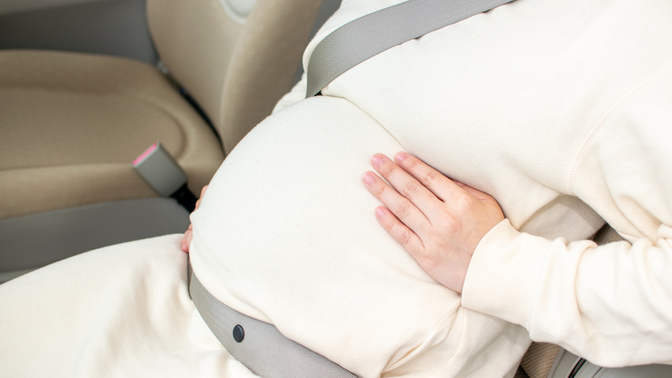 Mom Silently Gives Birth in Car on the Way to Hospital, Shocking Husband  When They Park | CafeMom.com