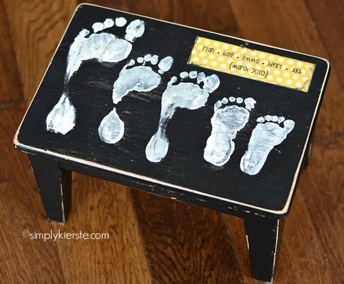 baby footprints stool