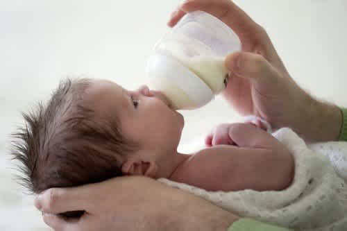 Must Baby Formula Milk Be Warmed Up Before A Feeding Cafemom Com