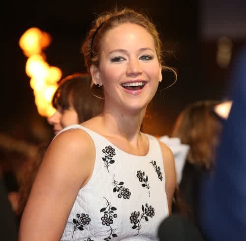 Jennifer Lawrence Laughs Off Boob-Slip Wardrobe Malfunction At