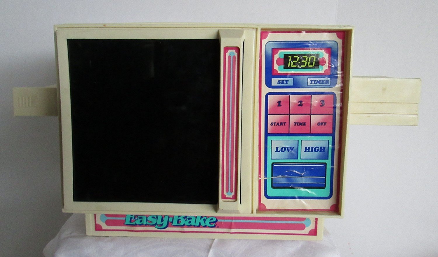 Girls Easy-Bake Oven in 80s Toys 