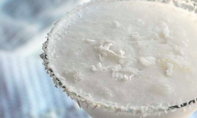 Sex on a Snowbank Cocktail Will Keep Your Winter Blues at Bay | CafeMom.com