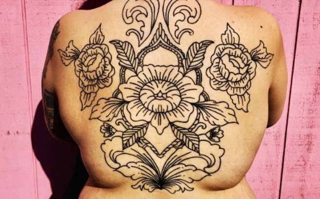 23 Awesome Upper Back Tattoos for Women
