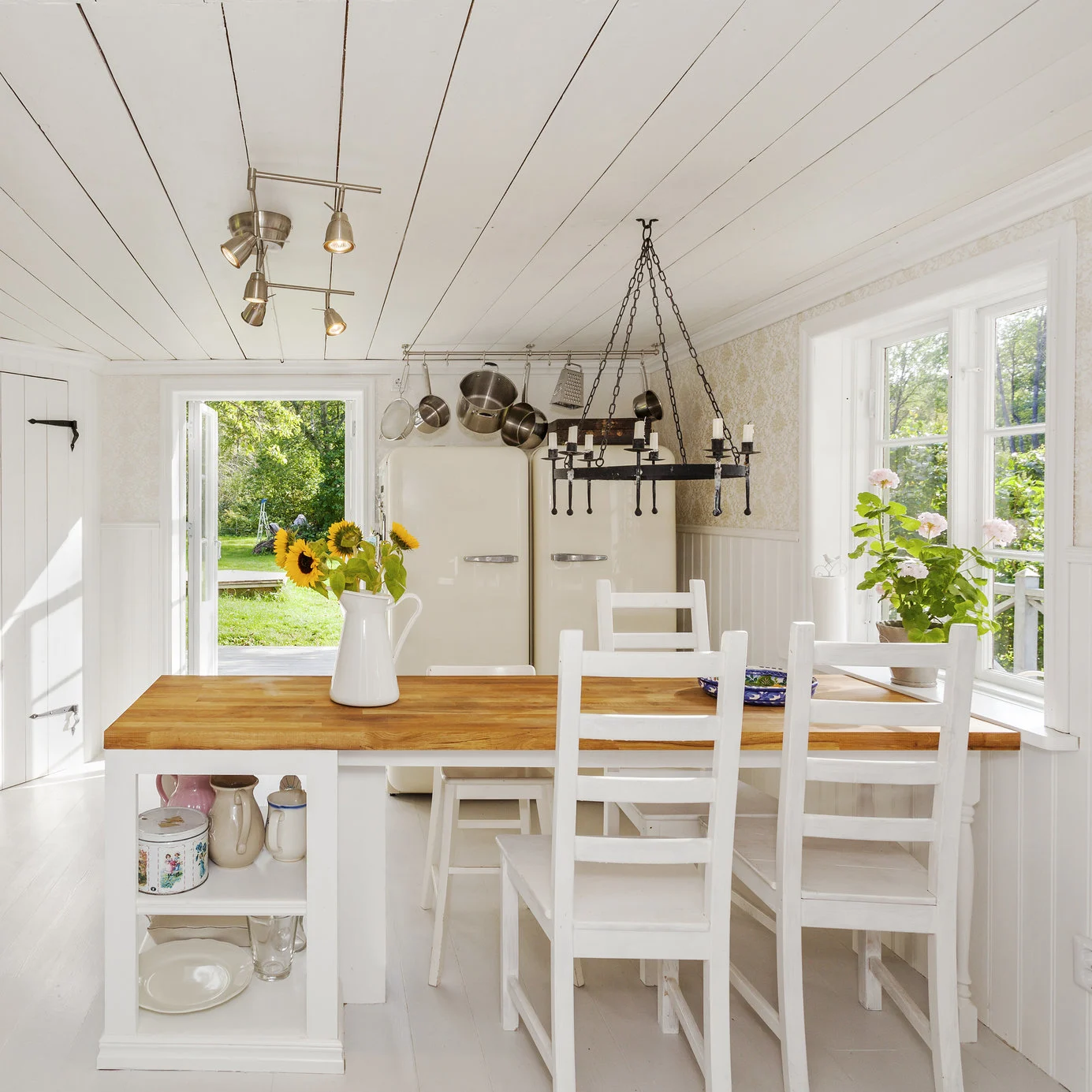 farmhouse kitchen