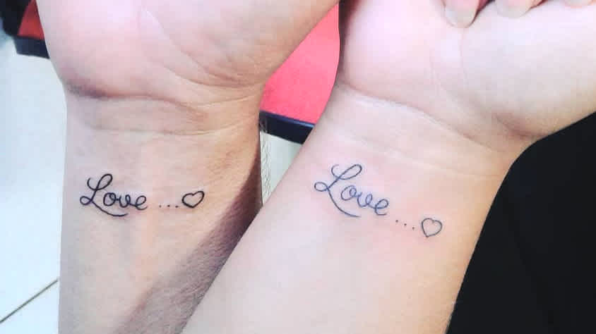 40 Heartfelt Tattoos That Make Us Want to Fall in Love 