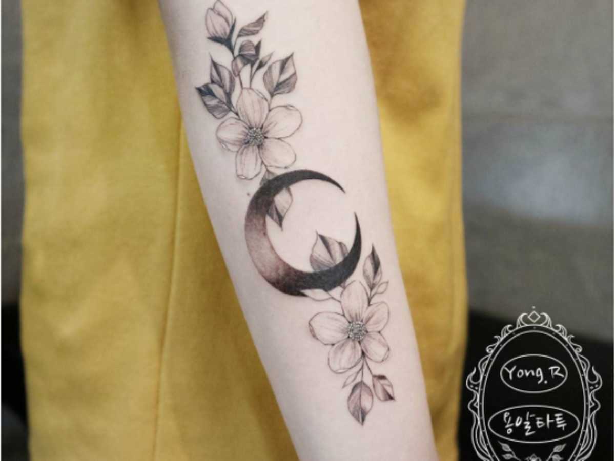 20 Moon Tattoos That Are Simply Magical 
