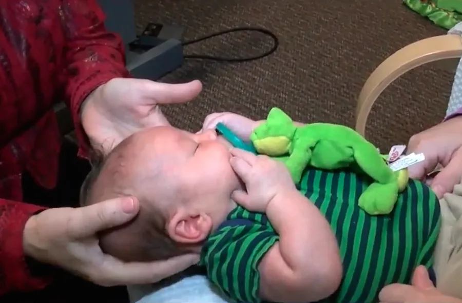 baby at chiropractor 
