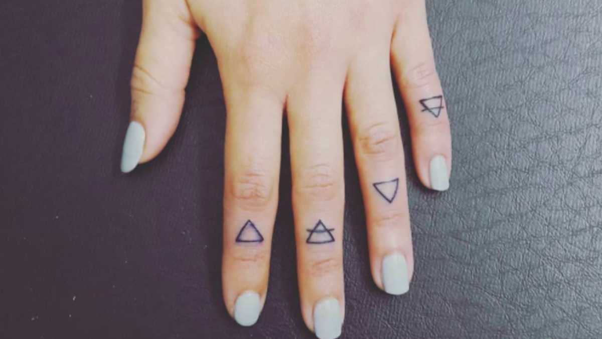 Beyonce hot sale tattoo finger