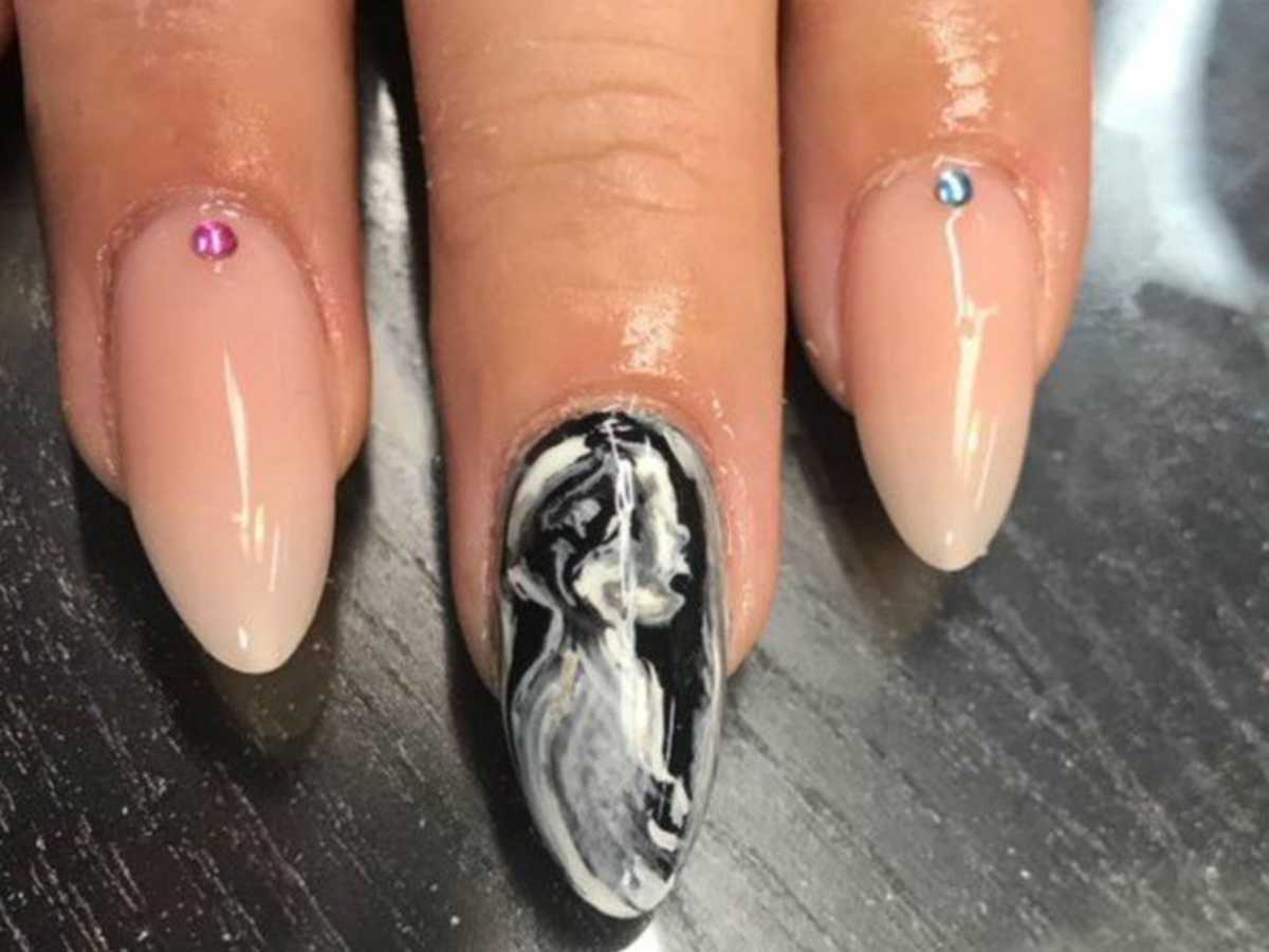 Sonogram Nail Art Is a Stylish Way to Announce a Pregnancy 