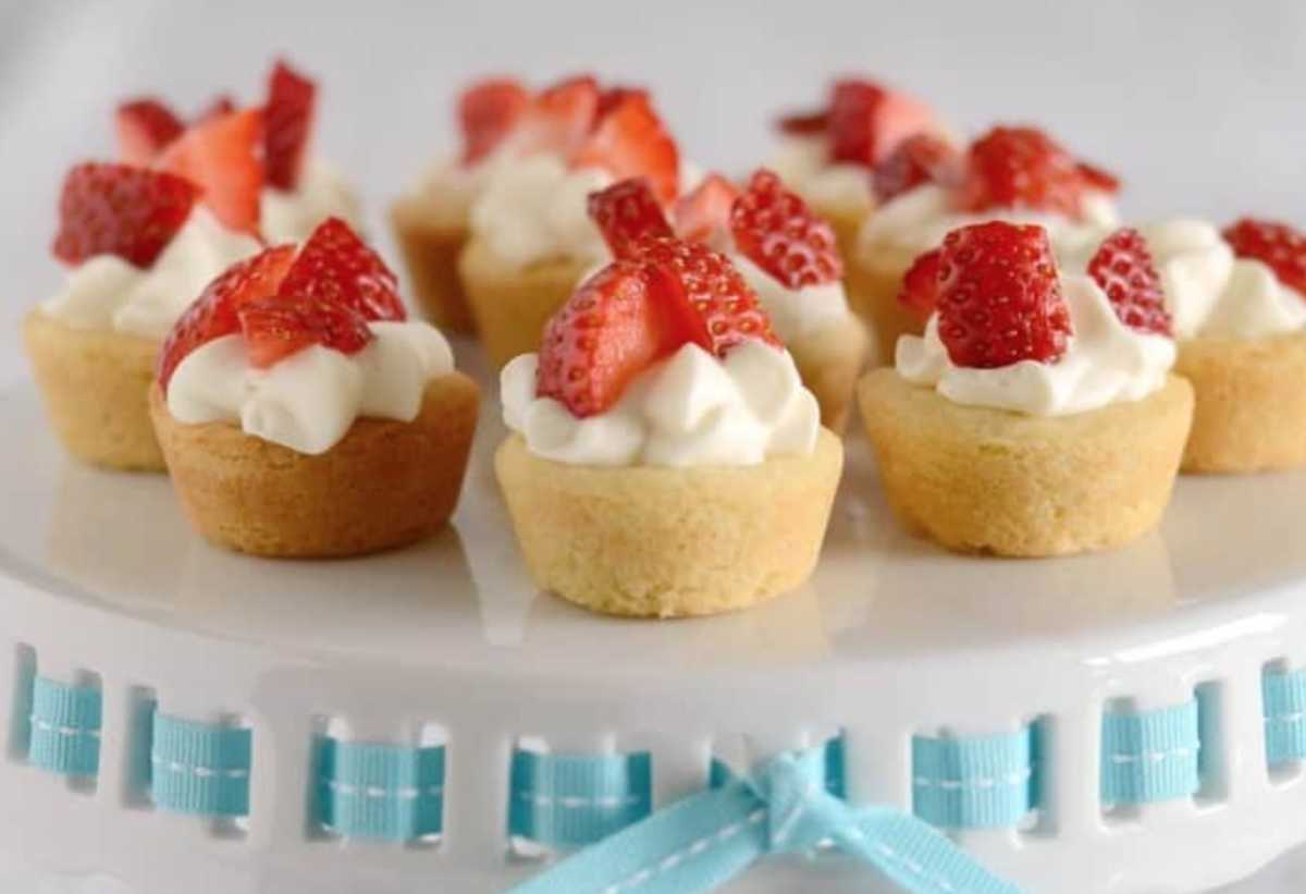 40 Cute Easy Bite-Sized Baby Shower Desserts |