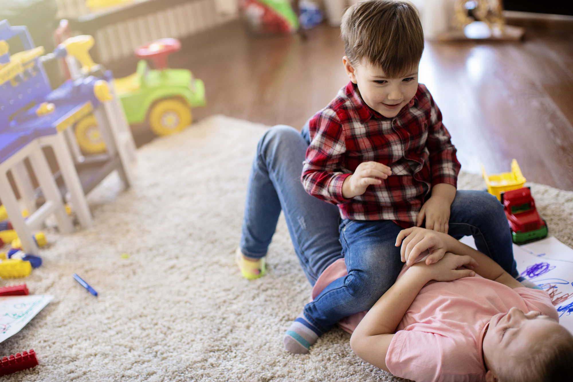 Sibling Relationships The Pros & Cons of a Shared Bedroom