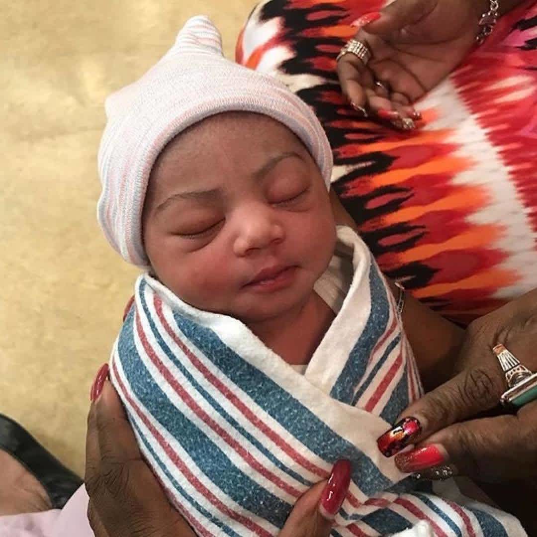 This Newborn s Perfect Eyebrows Has The Internet Jealous CafeMom this-newborn-s-perfect-eyebrows-has-the-internet-jealous-cafemom
