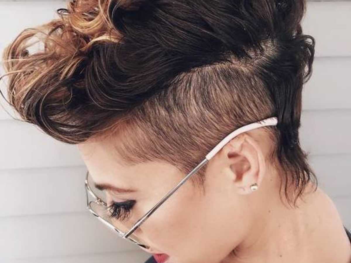 Image of Wavy blunt bob with a pompadour