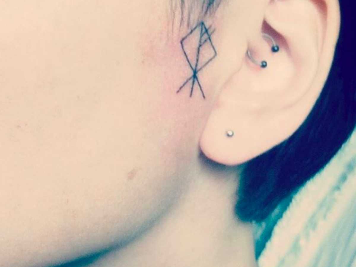 40 Small But Bold Face Tattoos CafeMom Com