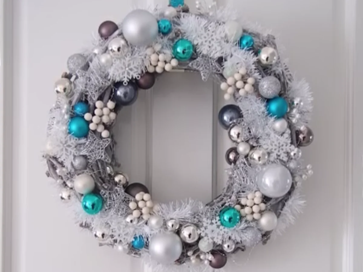 DIY holiday wreath