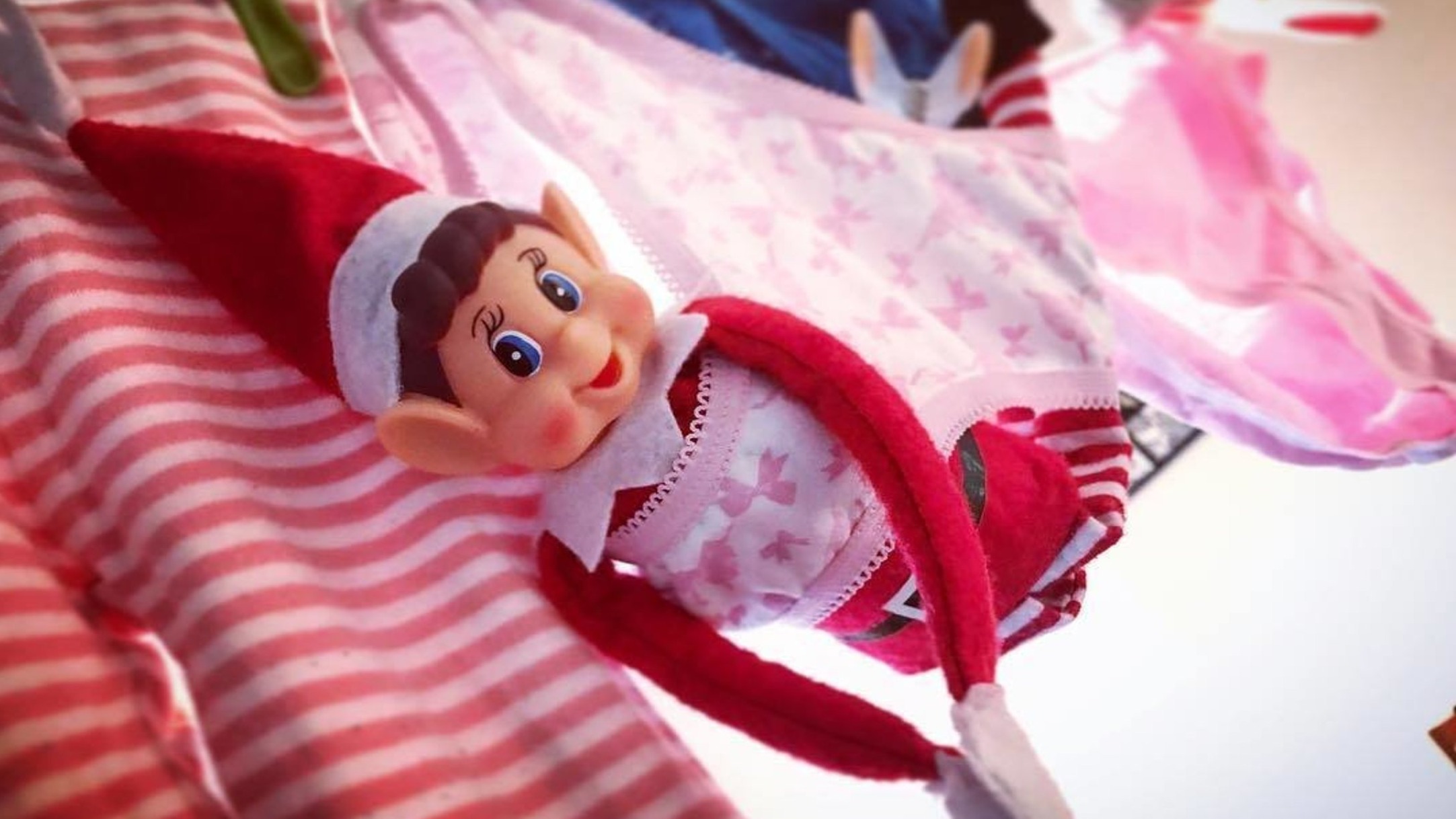20 'Naughty' Elf on the Shelf Poses | CafeMom.com