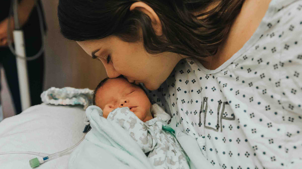 Mom Battling Brain Cancer Dies After Giving Birth to Girl