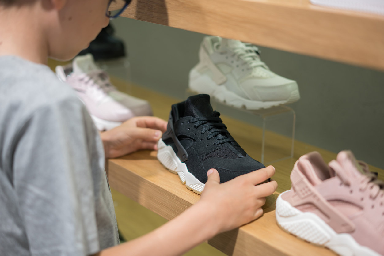 dsw kids sneakers