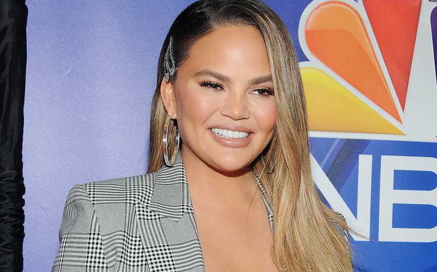 Chrissy Teigen S Allergic Reaction Has Fans Really Worried Cafemom Com
