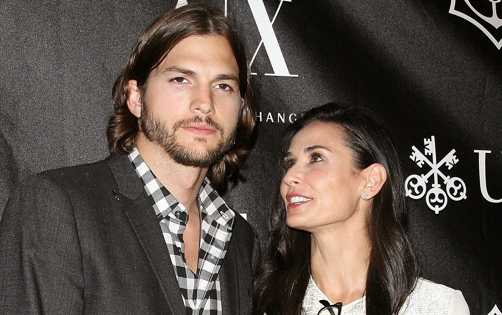 Demi Moore Says Threesomes Caused Ashton Kutcher Split Cafemom Com