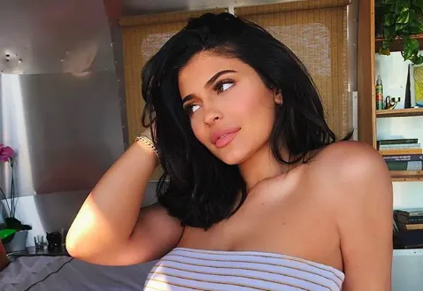 kylie jenner bed hair