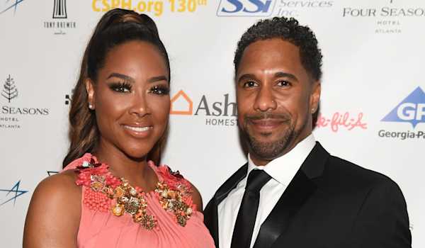 Kenya Moore Called Out After Co-Sleeping Marital Confession | CafeMom.com