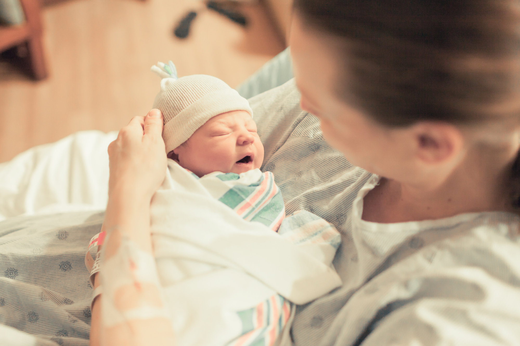 Husband Sneaks His Mom in Delivery Room 