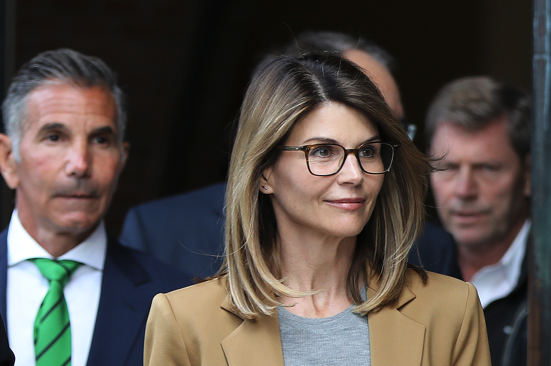 Photos of Lori Loughlin's Daughters 'Rowing' Have Surfaced ...