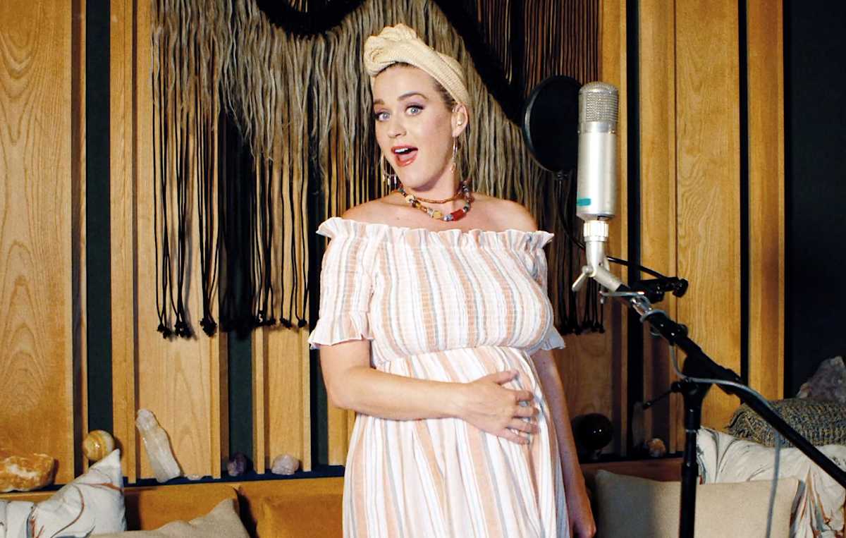 Katy Perry S Most Memorable Baby Bump Moments To Date Cafemom Com