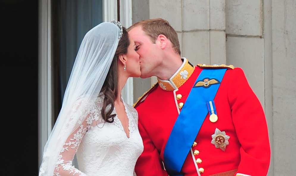 Kate Middleton Prince William Are Shamed For Big Wedding Cafemom Com Kate Middleton Prince William Are Shamed For Big Wedding Cafemom Com