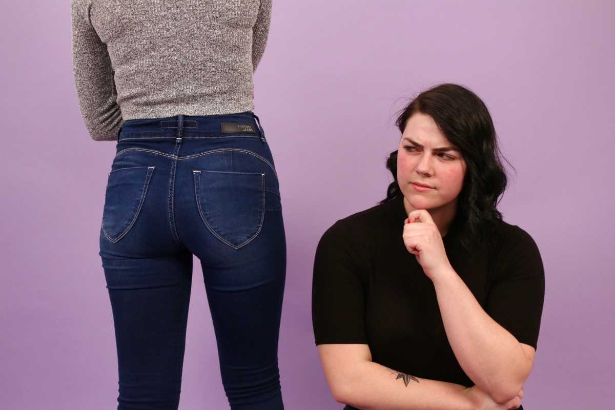 7 women tried one-size-fits-all jeans and the results are insane CafeMom.com