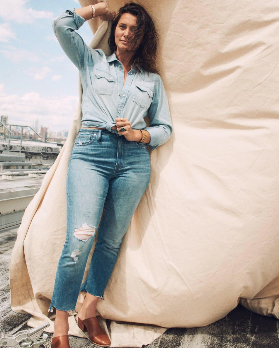 Low-Rise Jeans Are Apparently Coming 