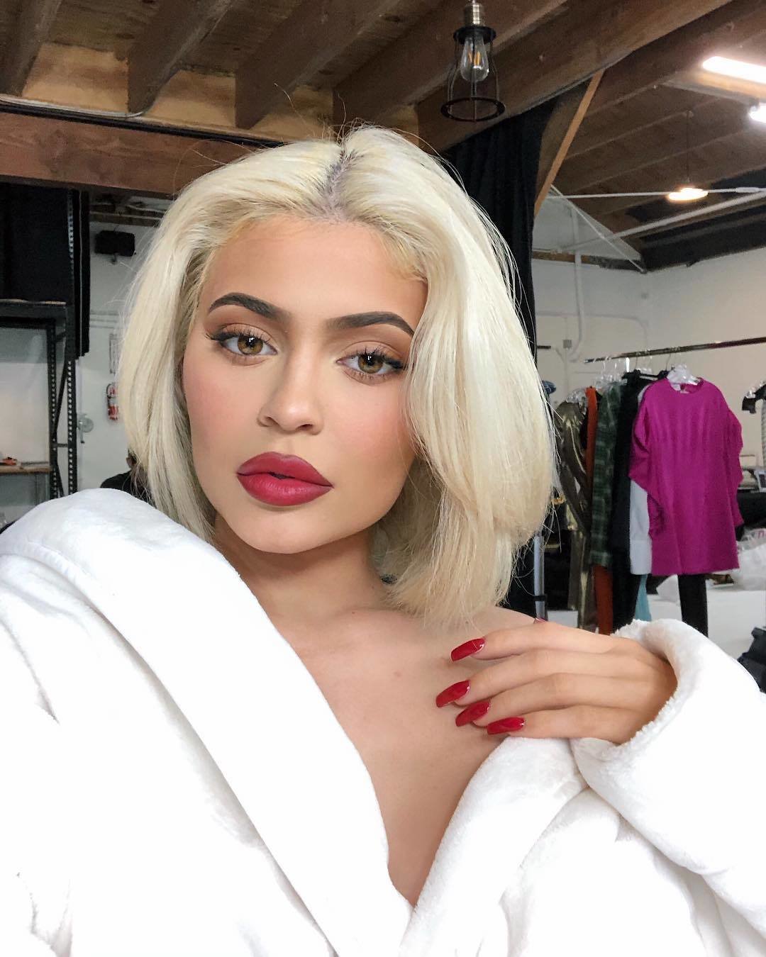 Blonde bob 2024 wig kylie jenner