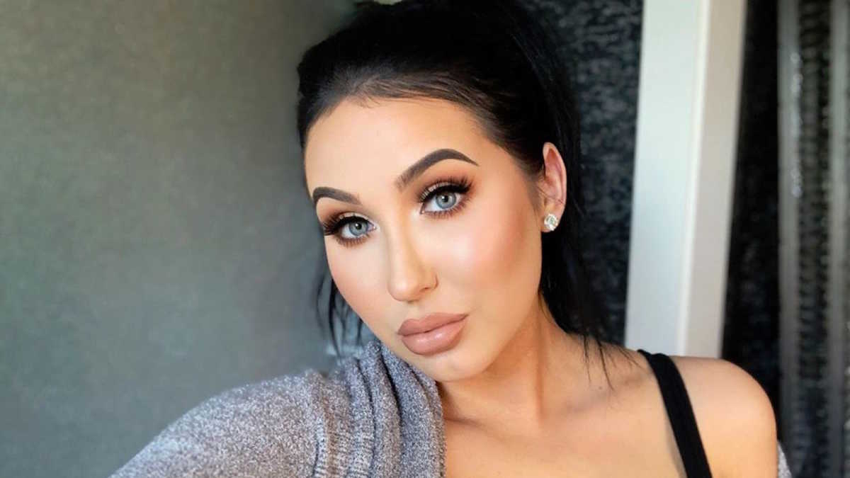 People Think Morphe Might Own Jaclyn Hill Cosmetics Thanks To This Strange  Detail