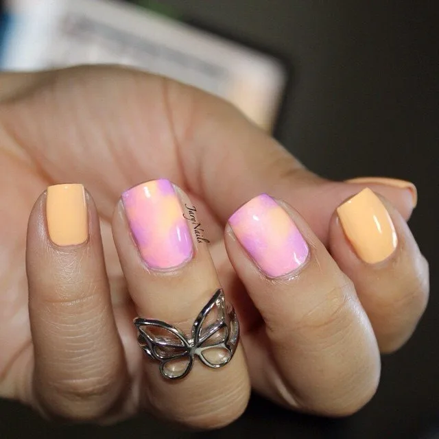 Gradient Colors Manicure
